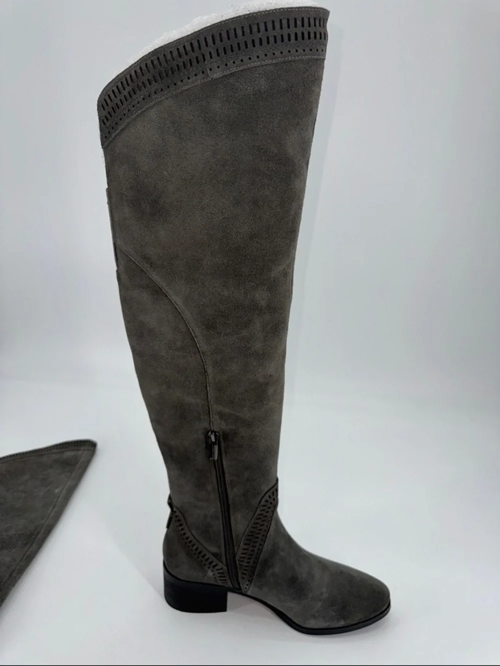NWOT Vince Camuto Over-the-Knee Suede Boots in Charcoal Gray size 9